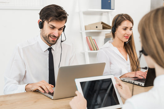 8 Sales-Oriented Benefits of Live Chat Web For E-Commerce Stores