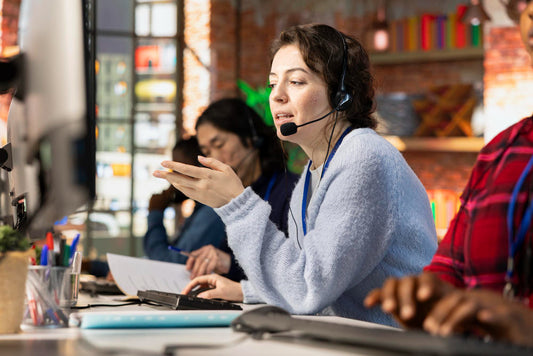 High-Volume E-Commerce Support: Scaling Live Chat Without Losing Sales